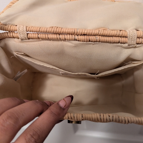 Universal Thread Square Basket Purse - Picture 3 of 3